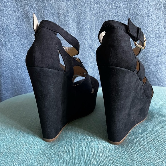 JustFab black suede wedge heel women's size 9 - Picture 2 of 6